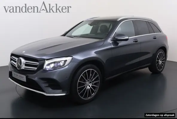 250 AMG 4Matic // Panoramadak // Trekhaak // Burmester // Memory // Standkachel // Achterbank Verwarming // 20" Velgen // Privacy Glas