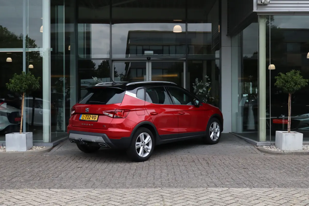 1.0 TSI FR Business Intense Plus Automaat / Virtual Cockpit / Trekhaak / LED / Camera / Cruise