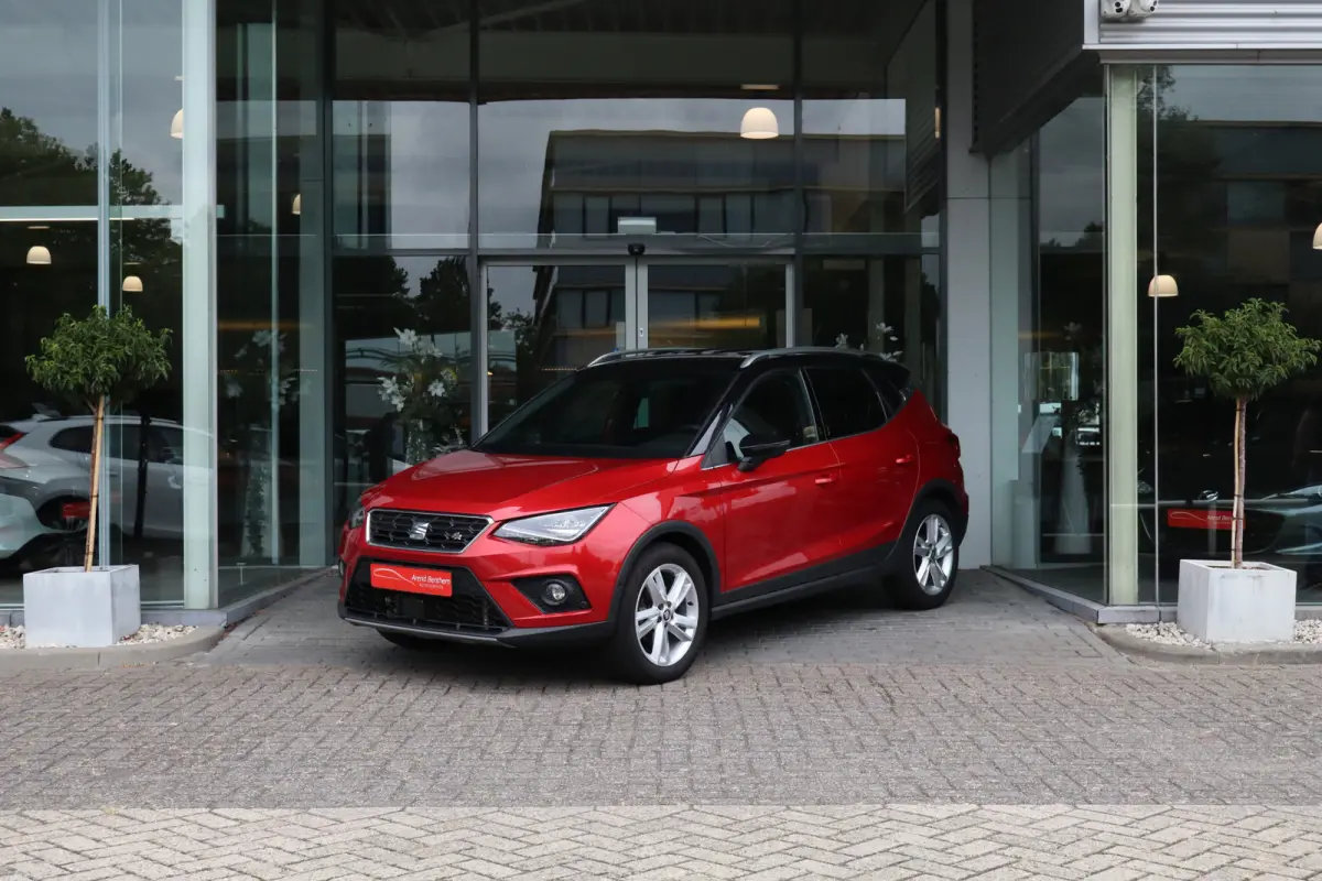 1.0 TSI FR Business Intense Plus Automaat / Virtual Cockpit / Trekhaak / LED / Camera / Cruise