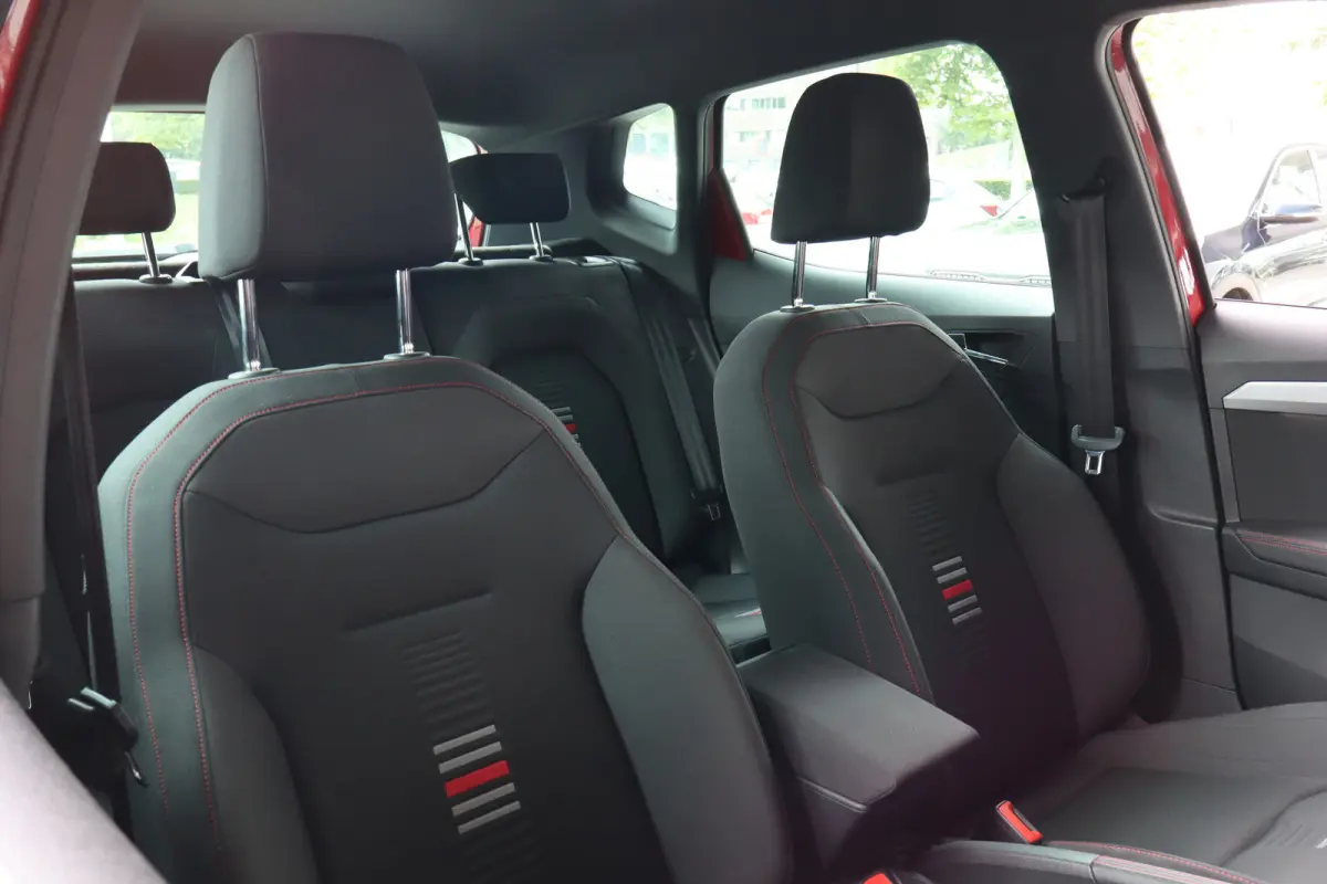 1.0 TSI FR Business Intense Plus Automaat / Virtual Cockpit / Trekhaak / LED / Camera / Cruise