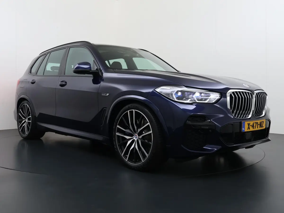 xDrive45e High Executive BOMVOL! | PANO | HARMAN KARDON | LASER LED | ELEK. ACHTER KLEP | ELEK. TREKHAAK | STOELVERWARMING | ELEK. MEM. SEAT | ACHTERUITRIJCAMERA | 22'' VELGEN | RIJKLAAR PRI