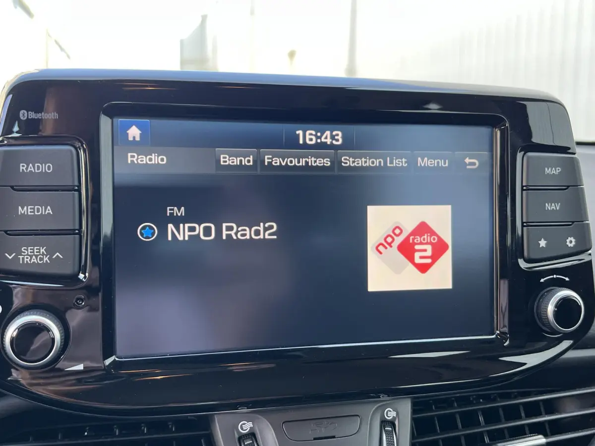 1.0 T-GDI i-Motion volledige historie / navi / parkeersensoren