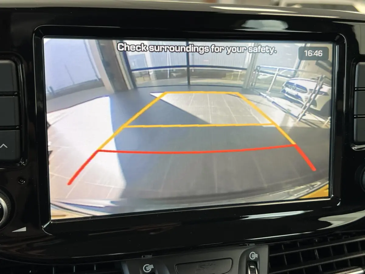 1.0 T-GDI i-Motion volledige historie / navi / parkeersensoren