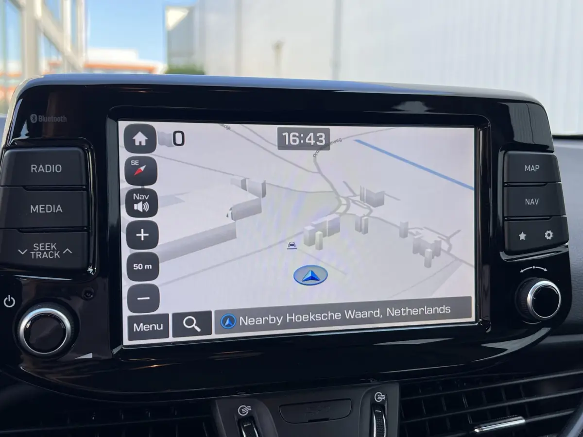 1.0 T-GDI i-Motion volledige historie / navi / parkeersensoren