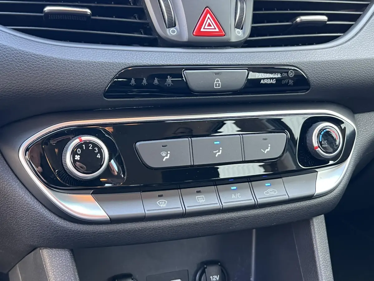 1.0 T-GDI i-Motion volledige historie / navi / parkeersensoren