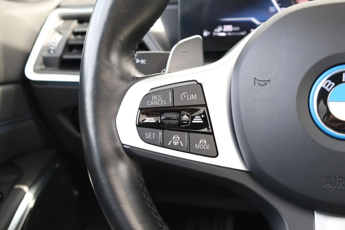 320e | M-Sport Pakket | Panorama Dak | PDC | Driving Assistant Professional | Achteruitrijcamera