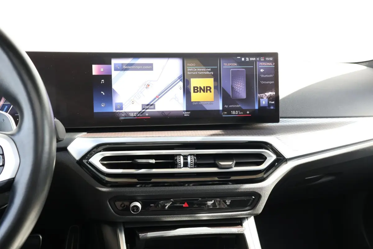 320e | M-Sport Pakket | Panorama Dak | PDC | Driving Assistant Professional | Achteruitrijcamera