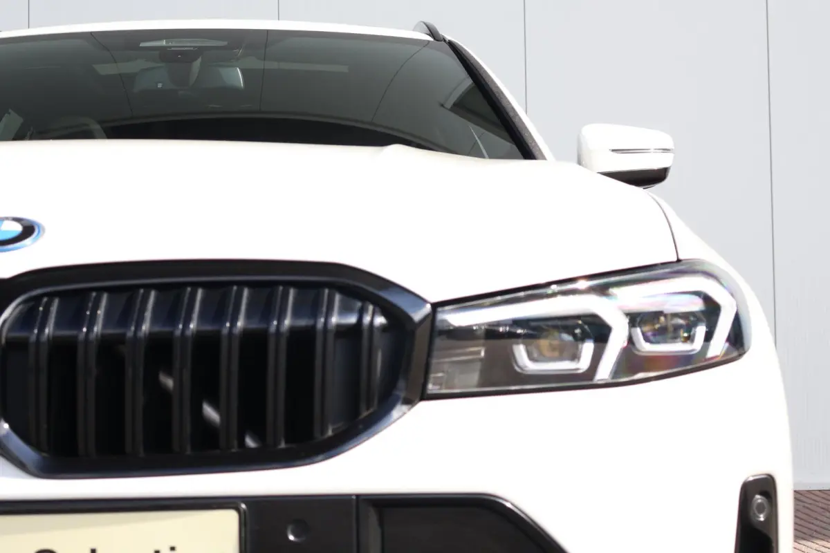 320e | M-Sport Pakket | Panorama Dak | PDC | Driving Assistant Professional | Achteruitrijcamera
