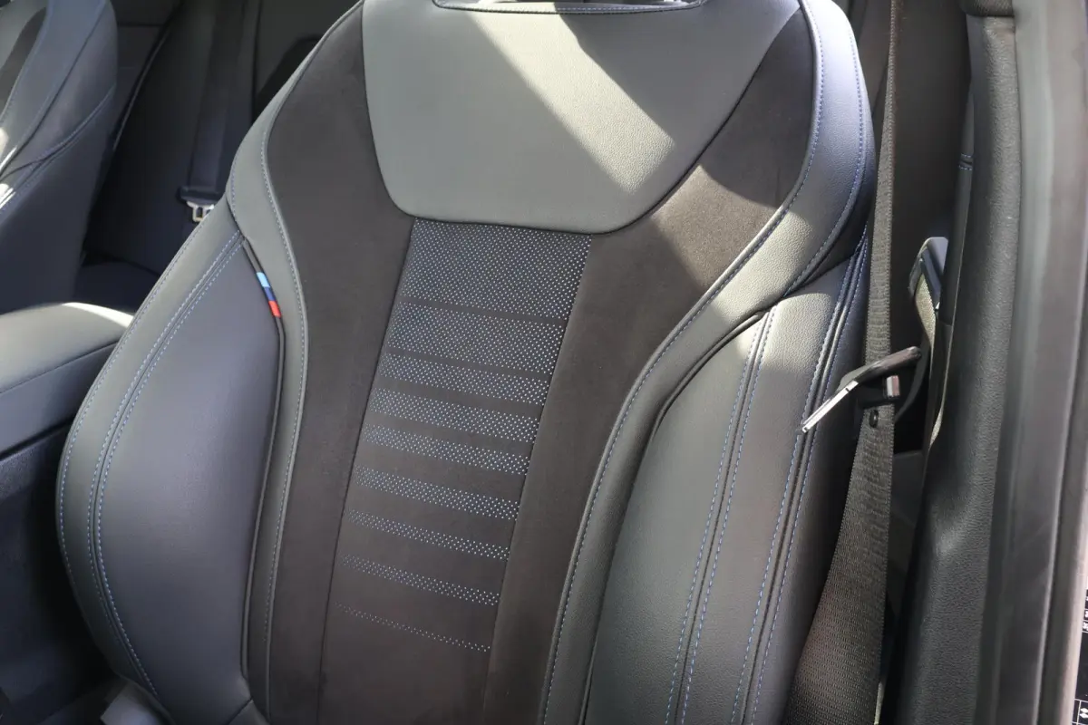 320e | M-Sport Pakket | Panorama Dak | PDC | Driving Assistant Professional | Achteruitrijcamera
