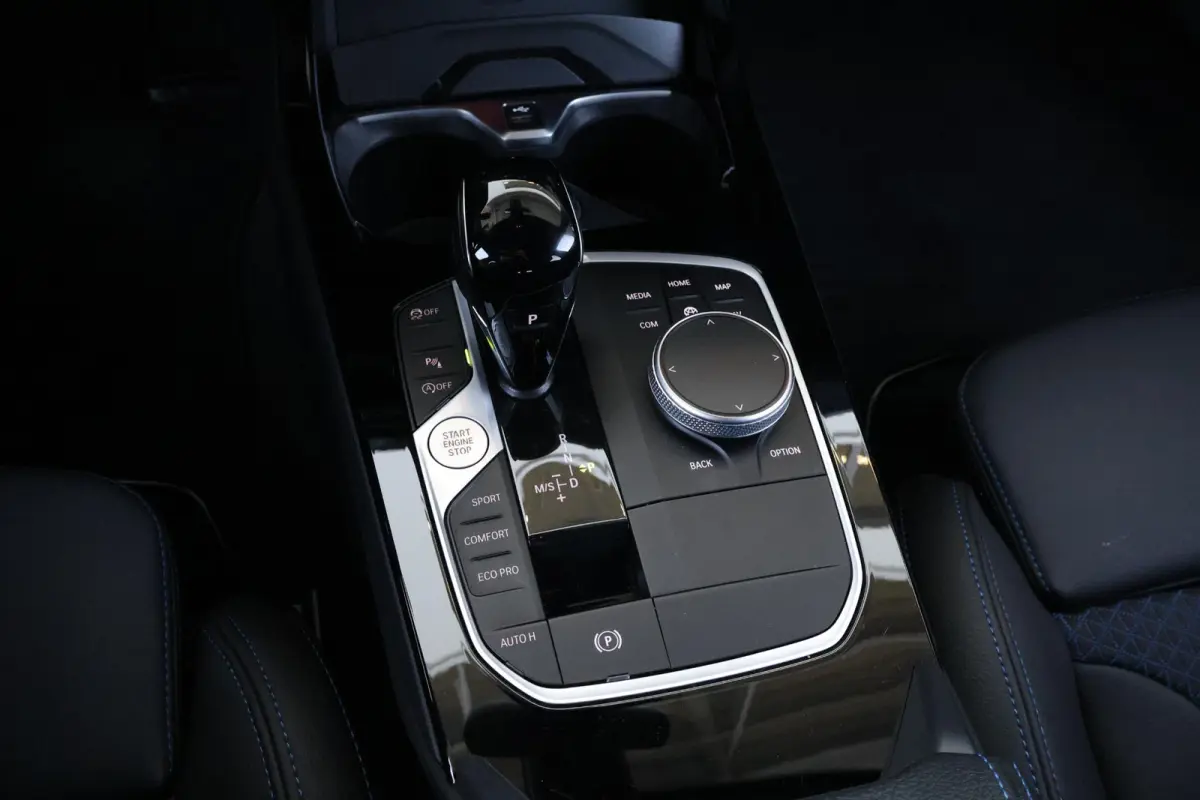118i | M-Sport Pakket | Stuur & Stoelverwarming | PDC | Hifi | Comforttoegang |