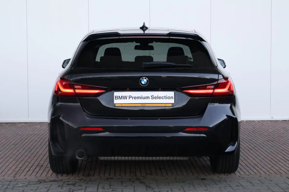 118i | M-Sport Pakket | Stuur & Stoelverwarming | PDC | Hifi | Comforttoegang |