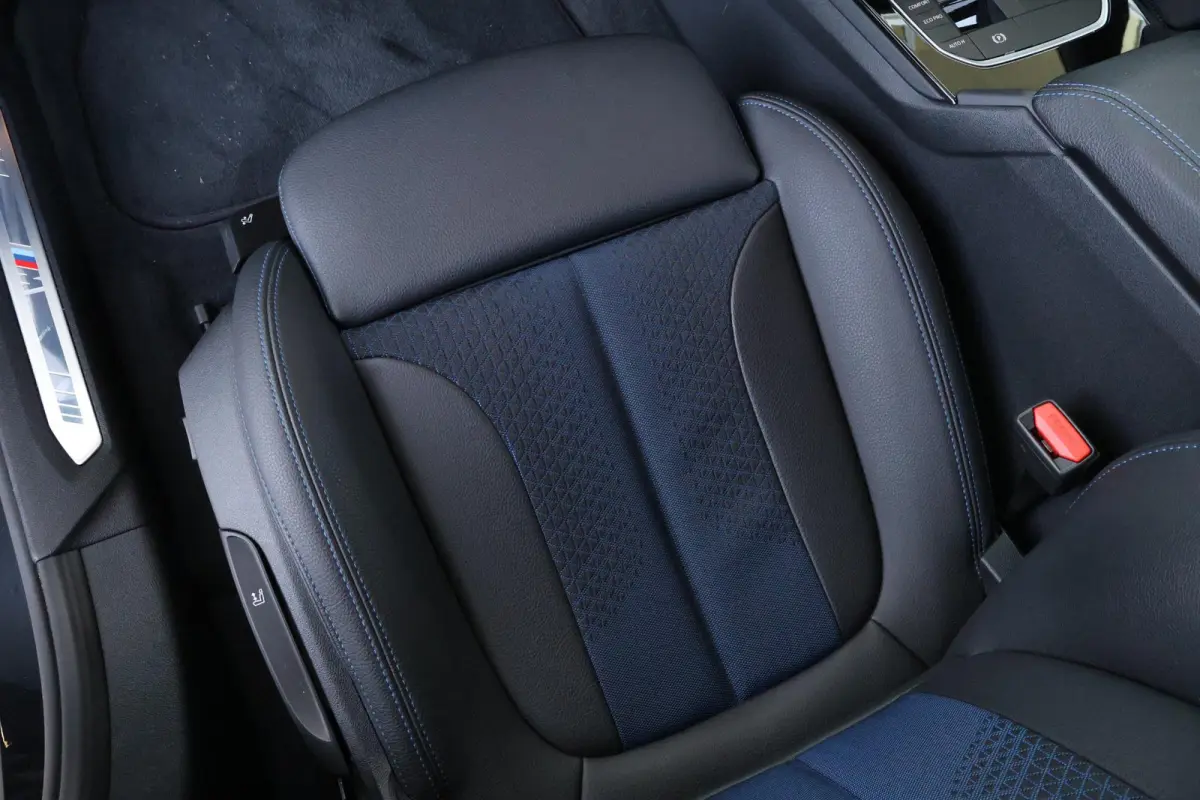 118i | M-Sport Pakket | Stuur & Stoelverwarming | PDC | Hifi | Comforttoegang |