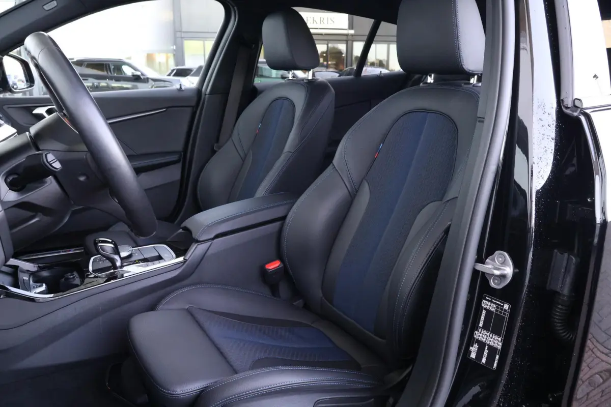 118i | M-Sport Pakket | Stuur & Stoelverwarming | PDC | Hifi | Comforttoegang |