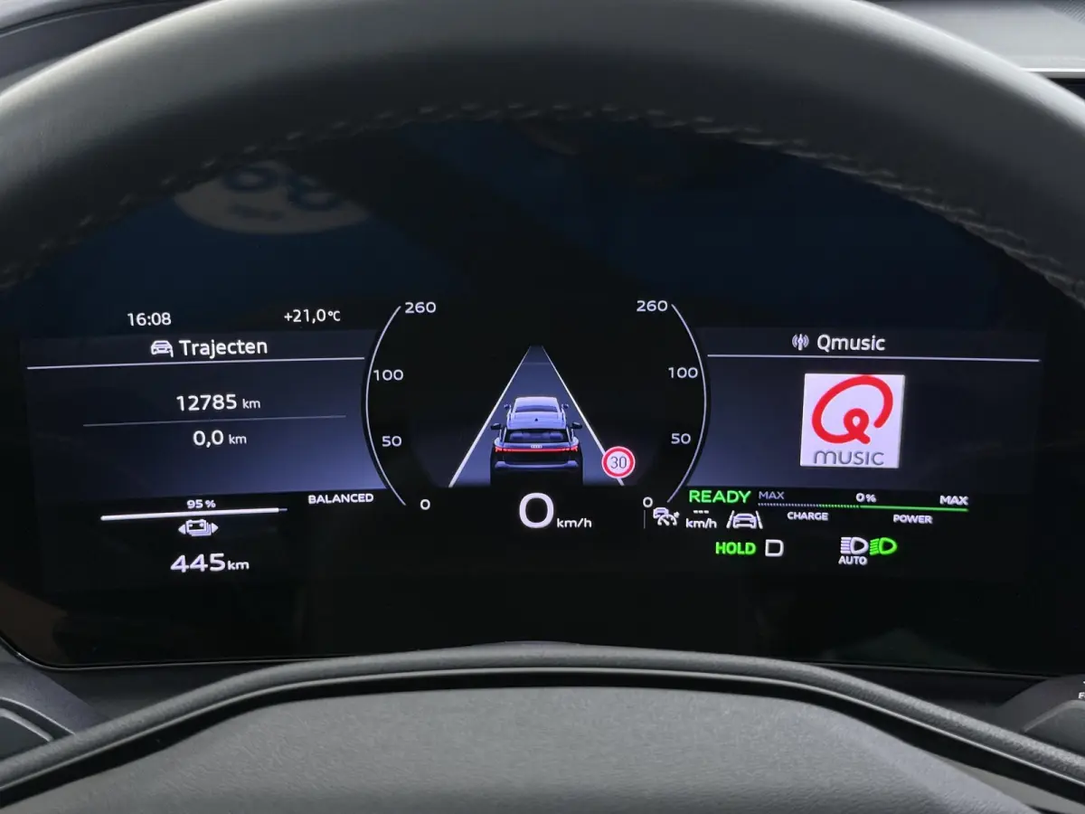Launch edition 83 kWh ELEK. TREKHAAK | STOEL VERWARMING VOOR EN ACHTER | KEYLESS | 360 CAMERA | STUURVERWARMING | FABRIEKS GARANTIE TM 01-08-2027 |