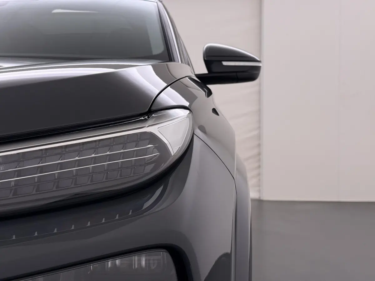 Launch edition 83 kWh ELEK. TREKHAAK | STOEL VERWARMING VOOR EN ACHTER | KEYLESS | 360 CAMERA | STUURVERWARMING | FABRIEKS GARANTIE TM 01-08-2027 |
