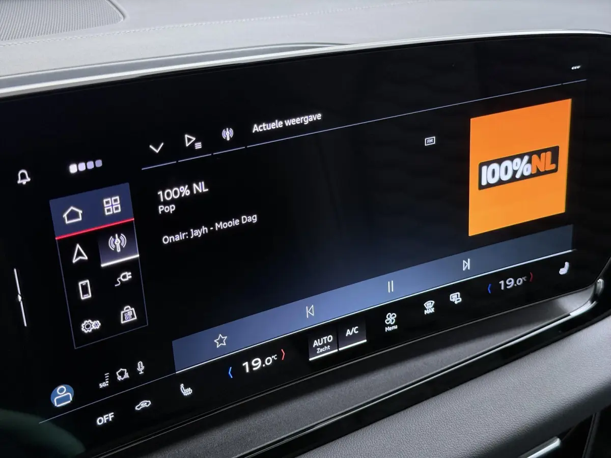 Launch edition 83 kWh ELEK. TREKHAAK | STOEL VERWARMING VOOR EN ACHTER | KEYLESS | 360 CAMERA | STUURVERWARMING | FABRIEKS GARANTIE TM 01-08-2027 |
