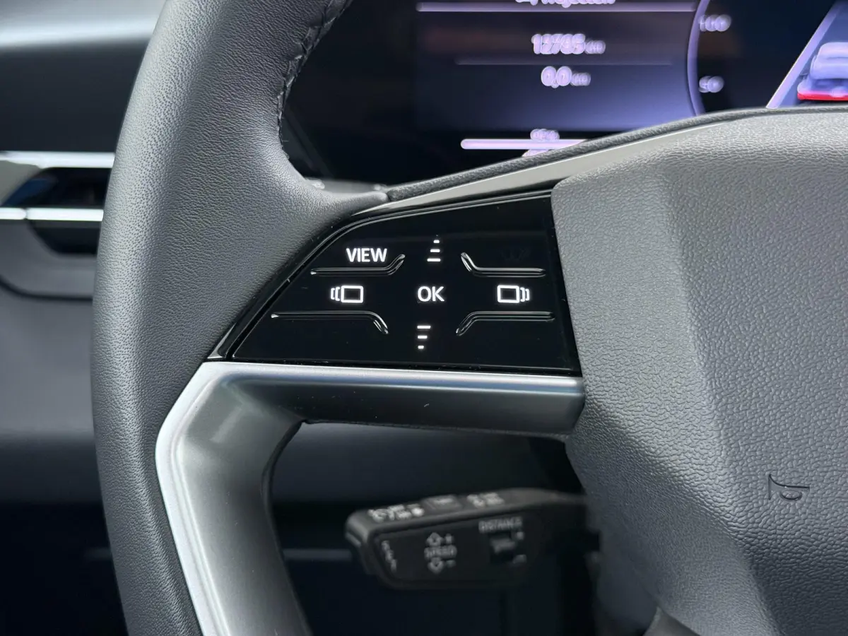 Launch edition 83 kWh ELEK. TREKHAAK | STOEL VERWARMING VOOR EN ACHTER | KEYLESS | 360 CAMERA | STUURVERWARMING | FABRIEKS GARANTIE TM 01-08-2027 |