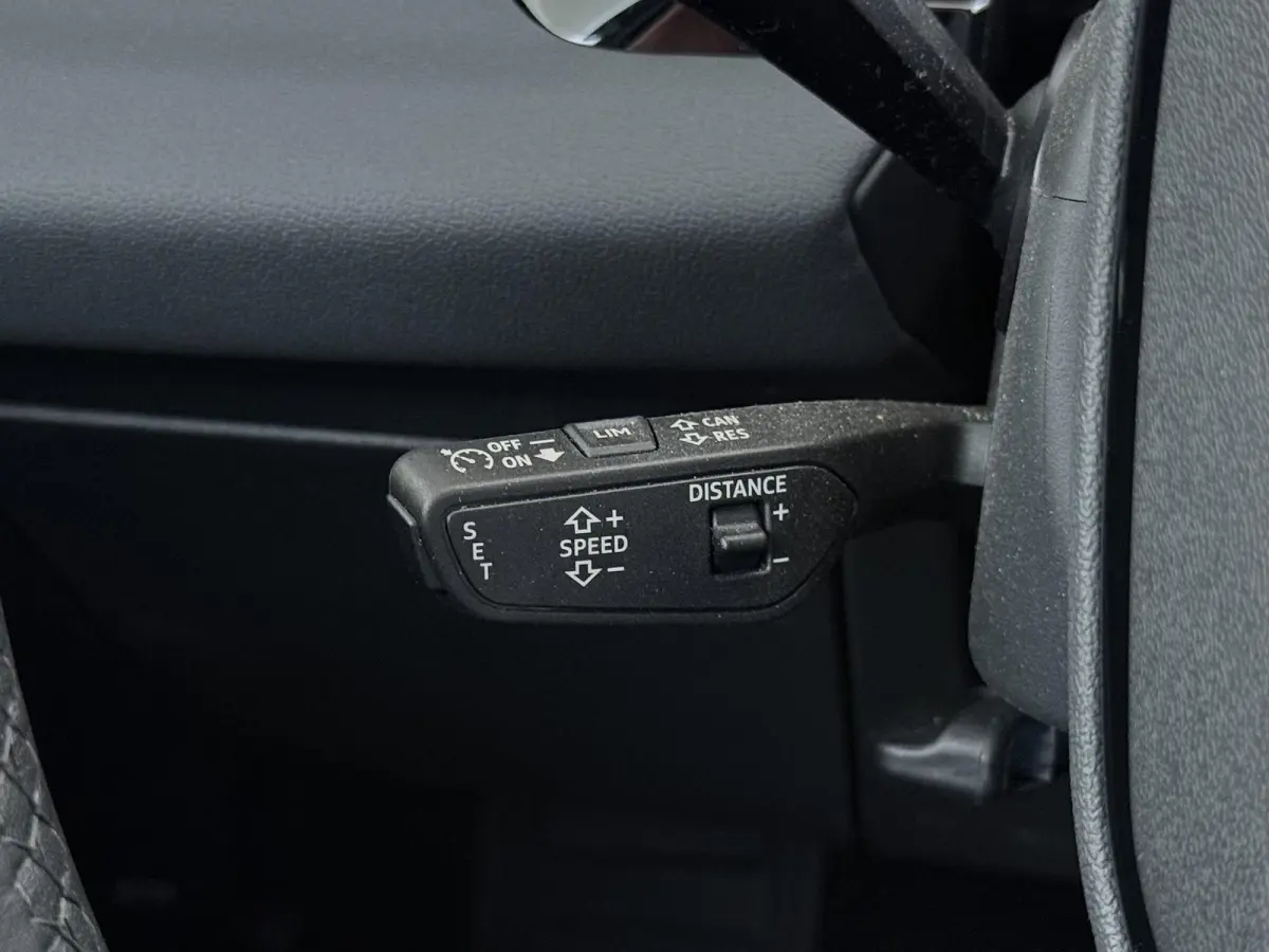 Launch edition 83 kWh ELEK. TREKHAAK | STOEL VERWARMING VOOR EN ACHTER | KEYLESS | 360 CAMERA | STUURVERWARMING | FABRIEKS GARANTIE TM 01-08-2027 |