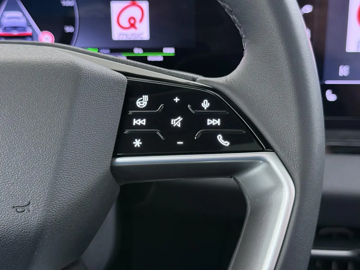Launch edition 83 kWh ELEK. TREKHAAK | STOEL VERWARMING VOOR EN ACHTER | KEYLESS | 360 CAMERA | STUURVERWARMING | FABRIEKS GARANTIE TM 01-08-2027 |
