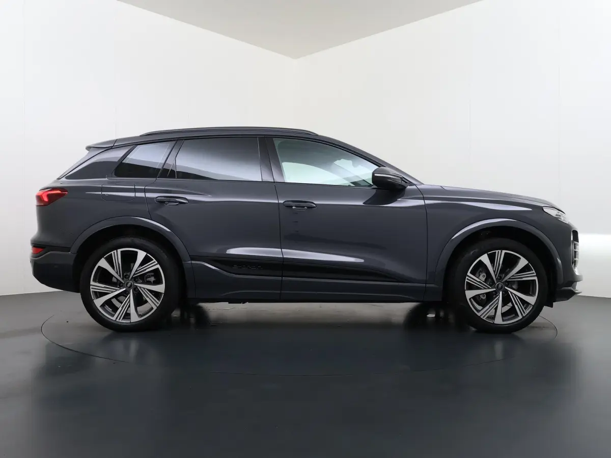 Launch edition 83 kWh ELEK. TREKHAAK | STOEL VERWARMING VOOR EN ACHTER | KEYLESS | 360 CAMERA | STUURVERWARMING | FABRIEKS GARANTIE TM 01-08-2027 |