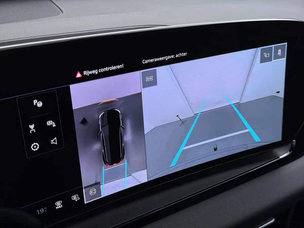Launch edition 83 kWh VAN: 64.900,- VOOR: 59.877,- UW HERFSTVOORDEEL: 5.023,- BOMVOL! | ELEK. TREKHAAK | STOEL VERWARMING VOOR EN ACHTER | KEYLESS | 360 CAMERA | STUURVERWARMING | FABRIEKS G
