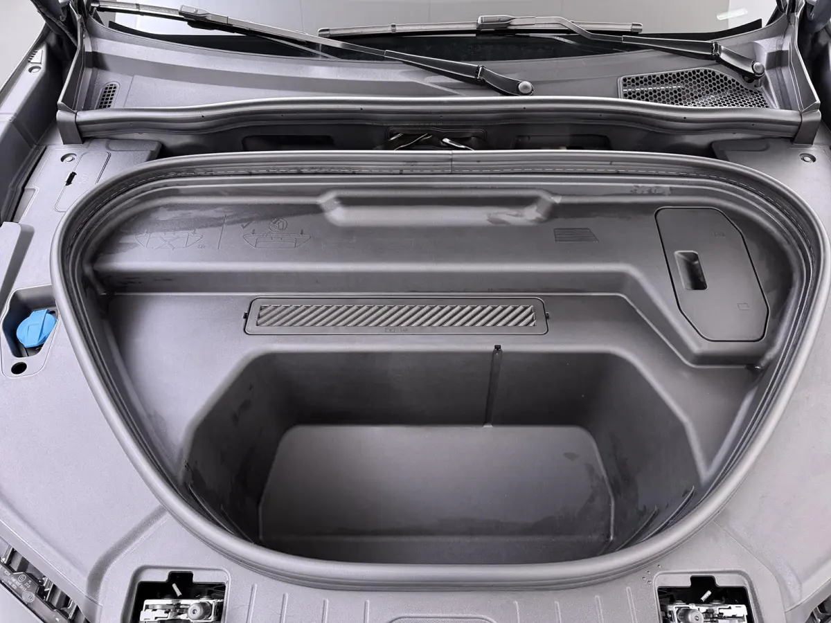 Launch edition 83 kWh ELEK. TREKHAAK | STOEL VERWARMING VOOR EN ACHTER | KEYLESS | 360 CAMERA | STUURVERWARMING | FABRIEKS GARANTIE TM 01-08-2027 |