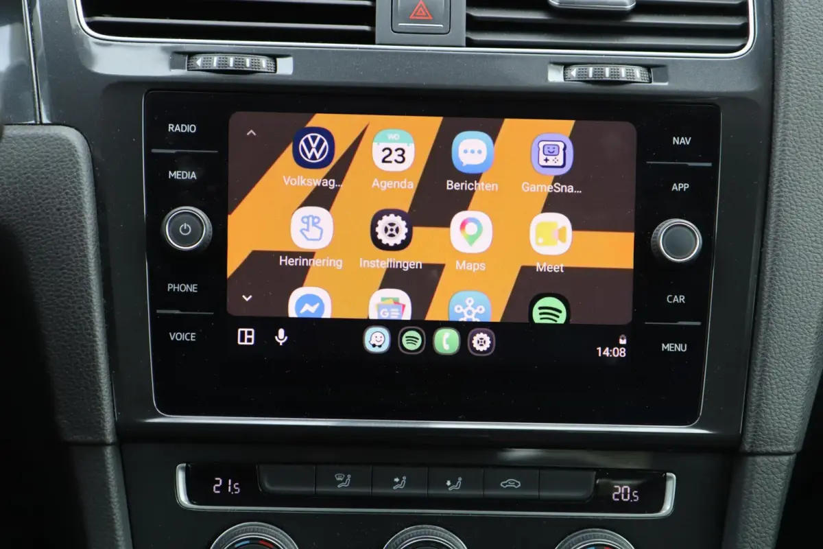 7.5 1.0 TSI COMFORTLINE 🚗 | CARPLAY 📱 | NAVI 🧭 | ACC 🚀 | TREKHAAK 🔗 | PDC 🅿️ | CLIMATE ❄️