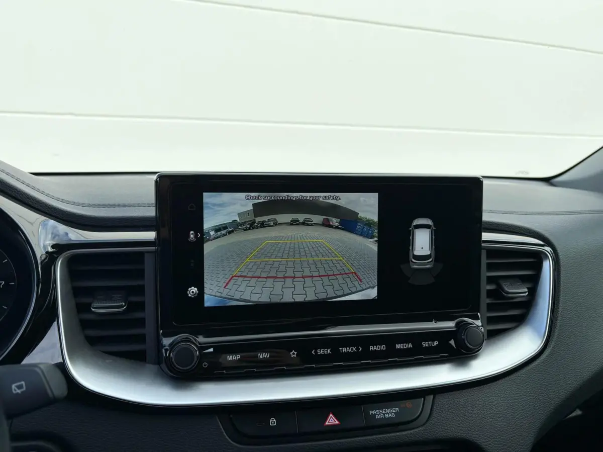 1.0 T-GDi 120pk DynamicPlusLine | Navigatie | Camera | Winterpakket