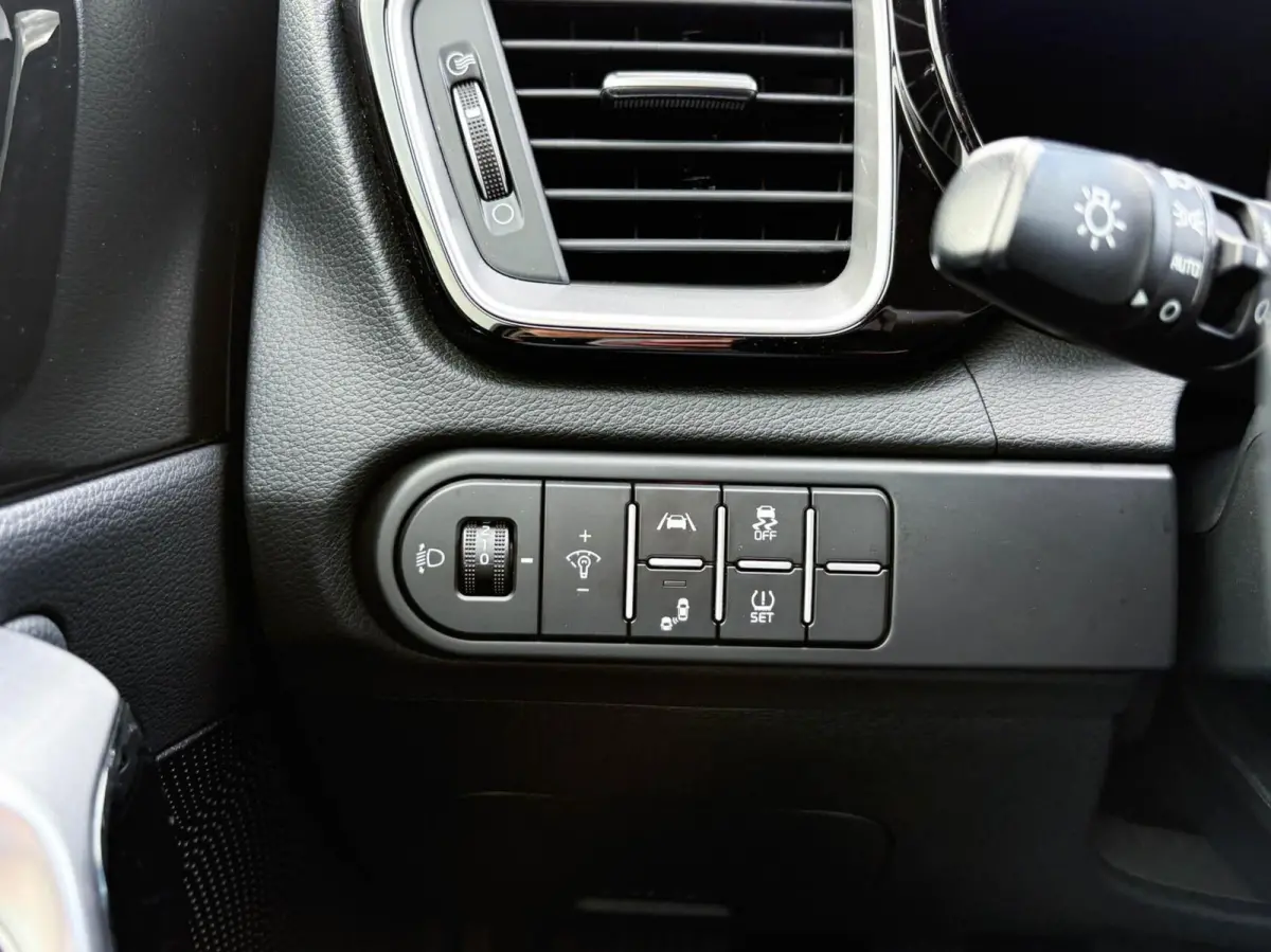 1.0 T-GDi 120pk DynamicPlusLine | Navigatie | Camera | Winterpakket