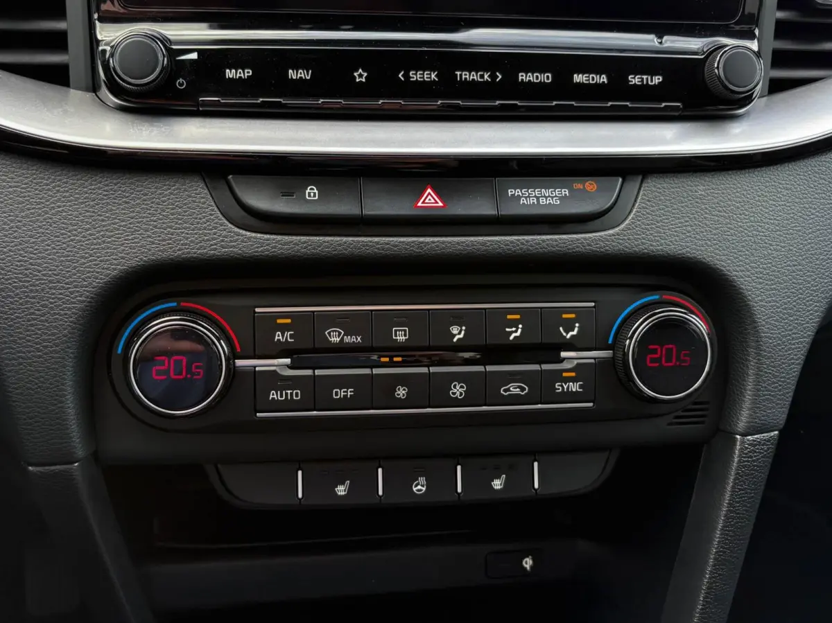 1.0 T-GDi 120pk DynamicPlusLine | Navigatie | Camera | Winterpakket