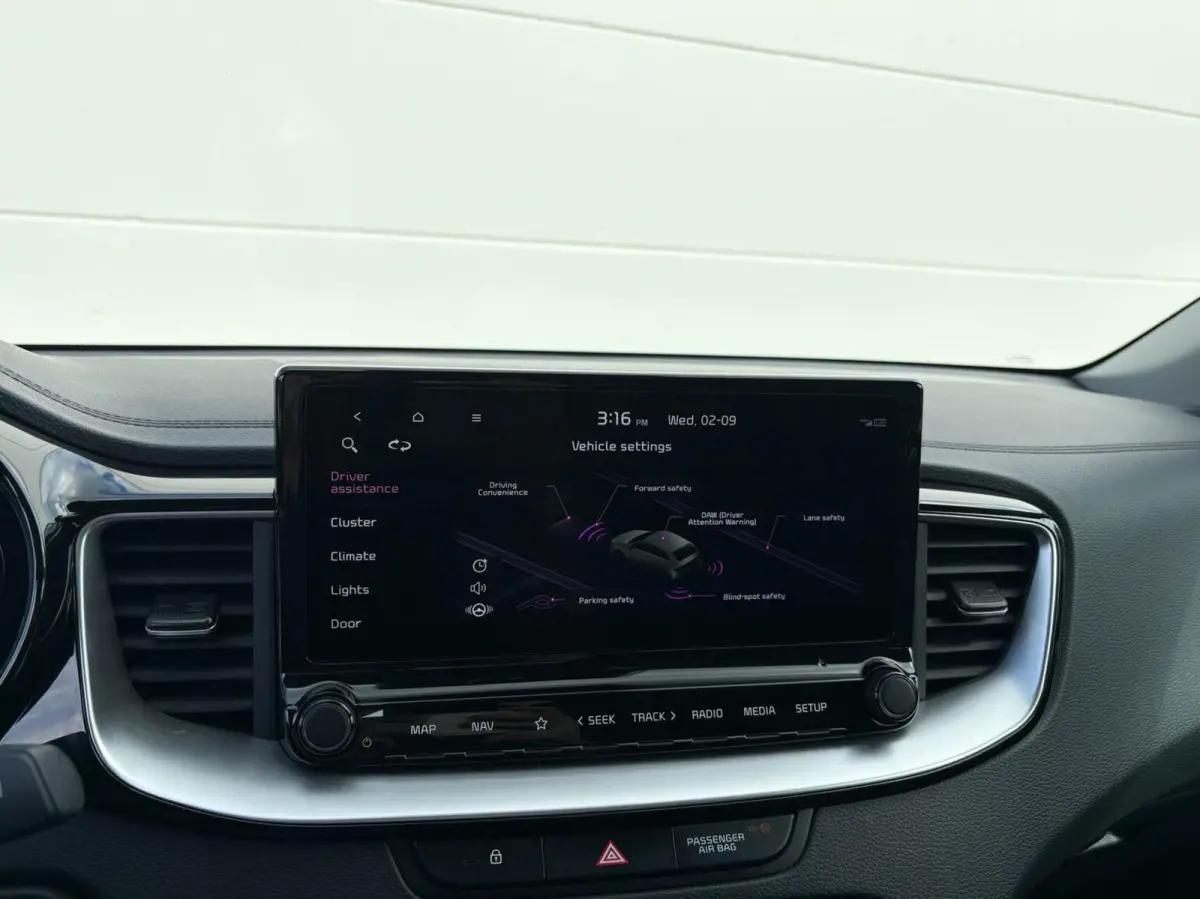 1.0 T-GDi 120pk DynamicPlusLine | Navigatie | Camera | Winterpakket