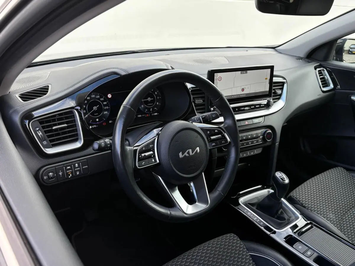 1.0 T-GDi 120pk DynamicPlusLine | Navigatie | Camera | Winterpakket