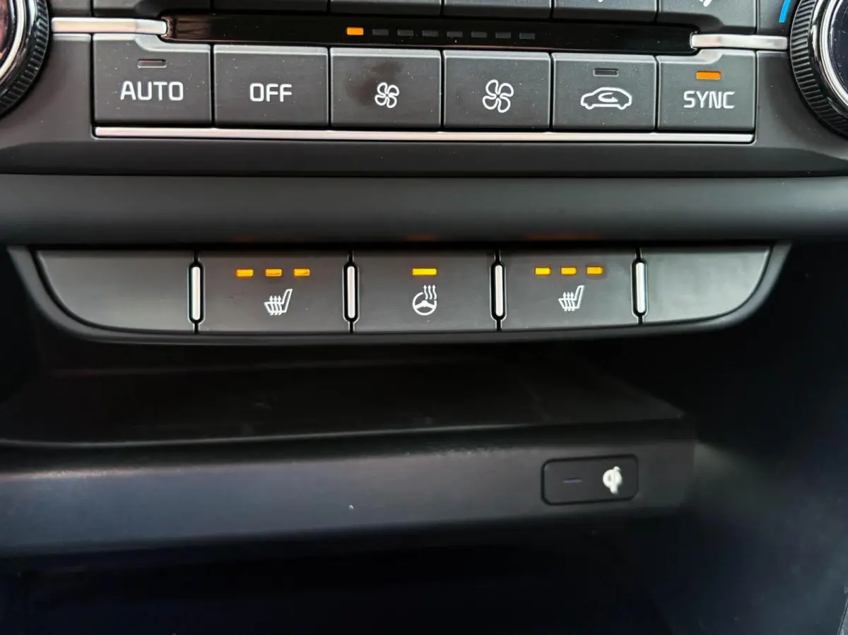 1.0 T-GDi 120pk DynamicPlusLine | Navigatie | Camera | Winterpakket