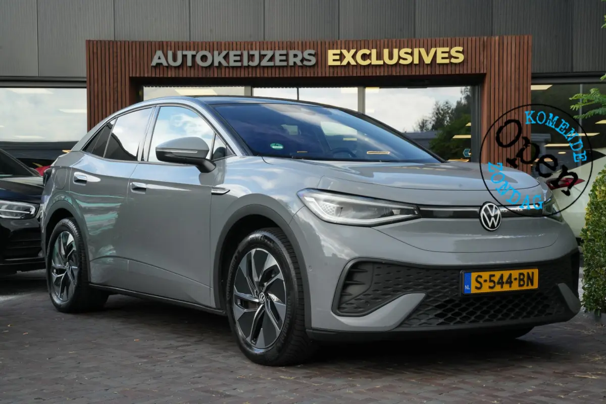 ID.5 Pro 77 kWh Warmtepomp Emergency braking DAB Stuurwiel verwarmd Sfeerverlichting Verkeersborddetectie Getint glas Grootlicht ass. Botsherkenning Navi