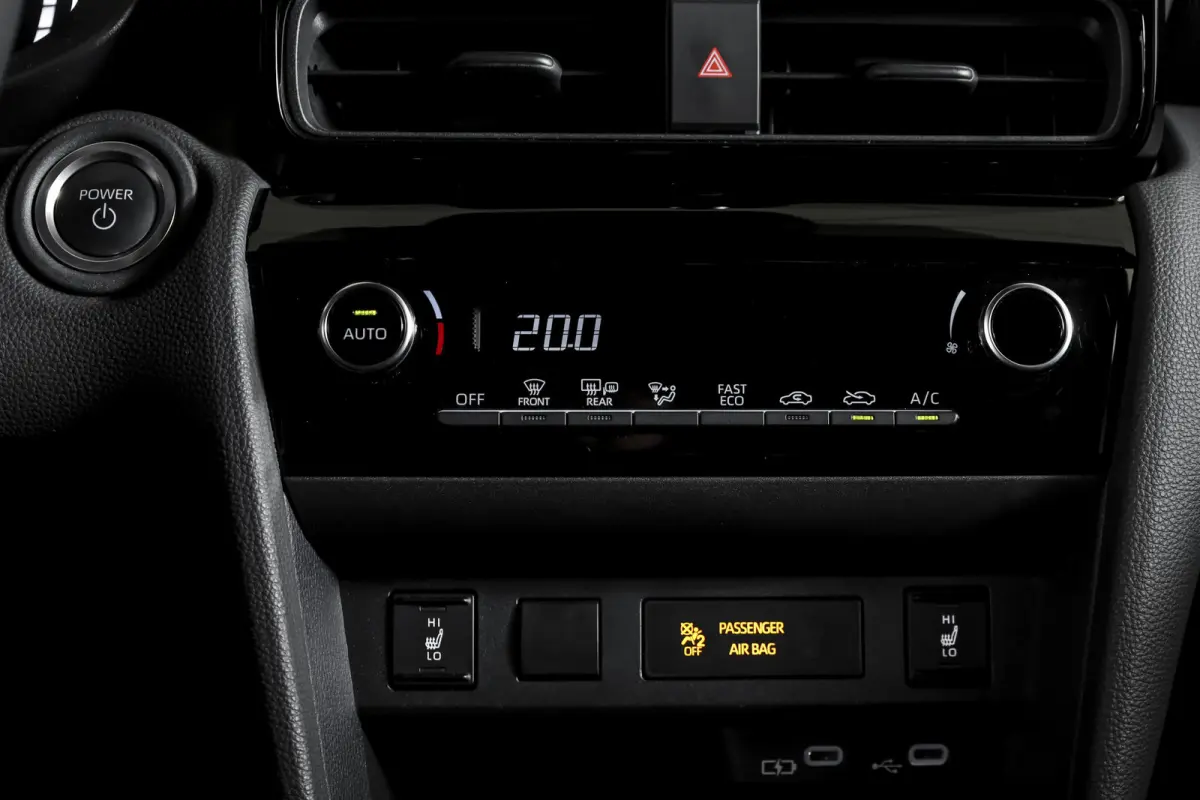 1.5 Hybrid 115 Dynamic | Dig.Cockpit | Adapt.Cruise | Stoel-+stuurverwarming | Camera | PDC | NAV+App.Connect | Auto.Airco | LM 17" | 1260