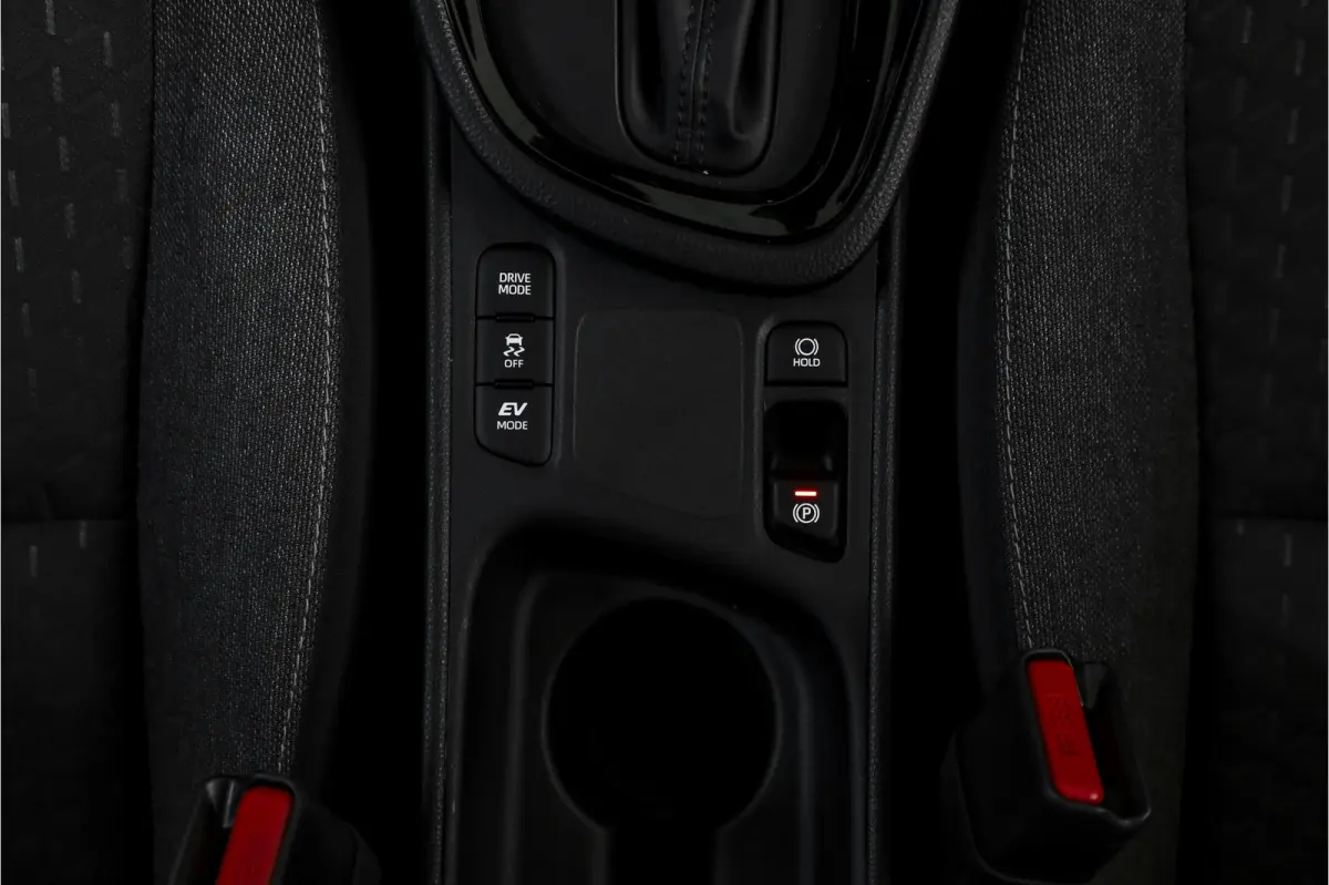 1.5 Hybrid 115 Dynamic | Dig.Cockpit | Adapt.Cruise | Stoel-+stuurverwarming | Camera | PDC | NAV+App.Connect | Auto.Airco | LM 17" | 1260