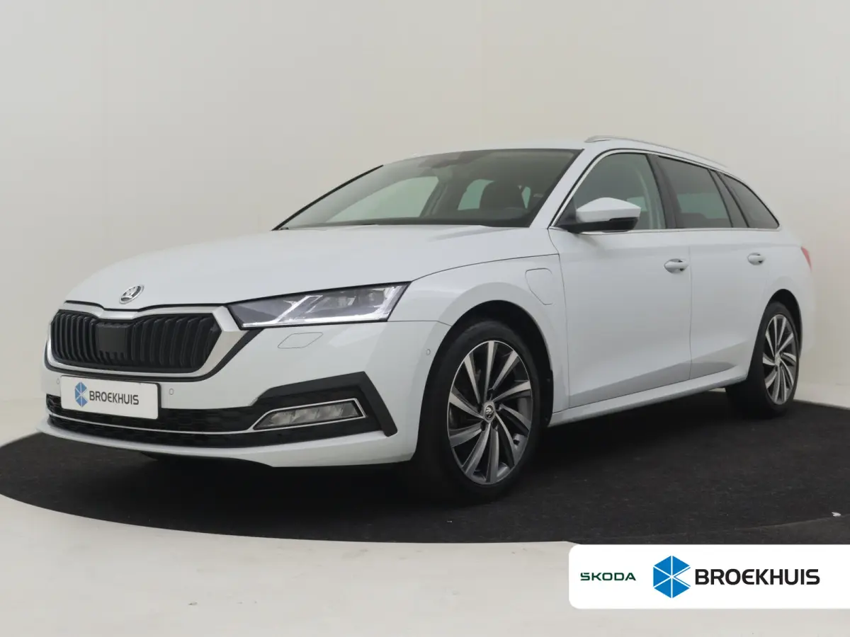 1.4 TSI iV PHEV Sportline business | Elektr. Stoel incl Ventilatie/Verwarm/Memory | Head up display | Dodehoekdetectie | Keyless | Navigatie | Camera achter | Adaptief cruise control | App c
