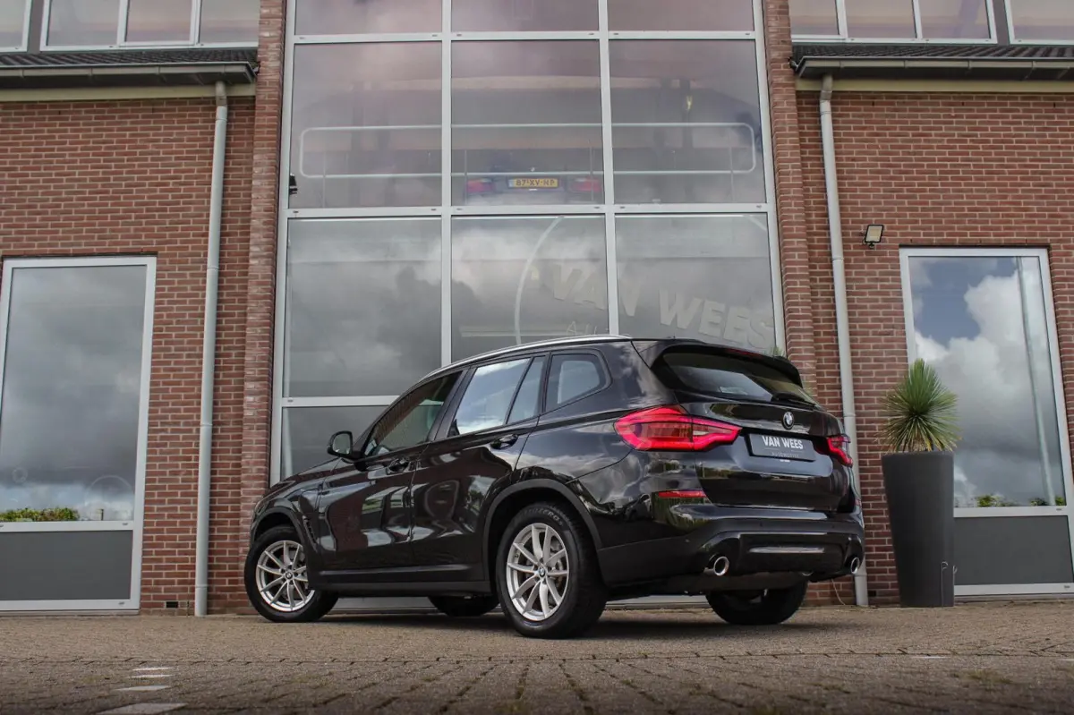 xDrive30e High Executive | 1e eigenaar | Dealer onderhouden | HiFi audio | LED adaptief | Trekhaak elektrisch | Stoelverwarming | DAB | Cruise control | Grootlichtassistent