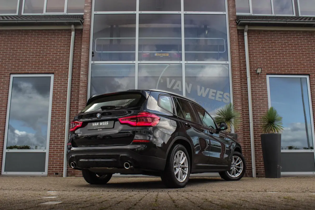 xDrive30e High Executive | 1e eigenaar | Dealer onderhouden | HiFi audio | LED adaptief | Trekhaak elektrisch | Stoelverwarming | DAB | Cruise control | Grootlichtassistent
