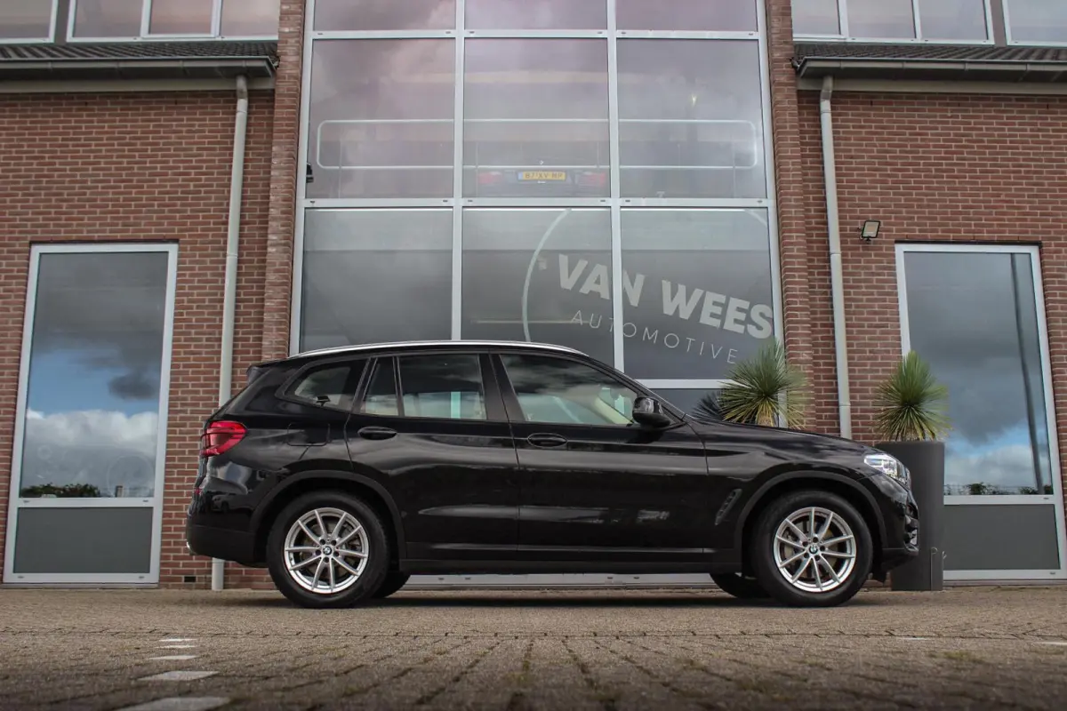 xDrive30e High Executive | 1e eigenaar | Dealer onderhouden | HiFi audio | LED adaptief | Trekhaak elektrisch | Stoelverwarming | DAB | Cruise control | Grootlichtassistent