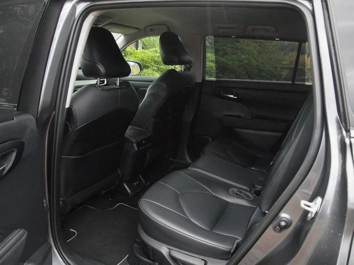 2.5 AWD Hybrid Business | 7 Persoons | Camera | Trekhaak | Apple Carplay | ACC | NL-Auto |