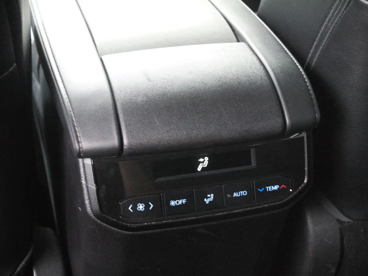 2.5 AWD Hybrid Business | 7 Persoons | Camera | Trekhaak | Apple Carplay | ACC | NL-Auto |