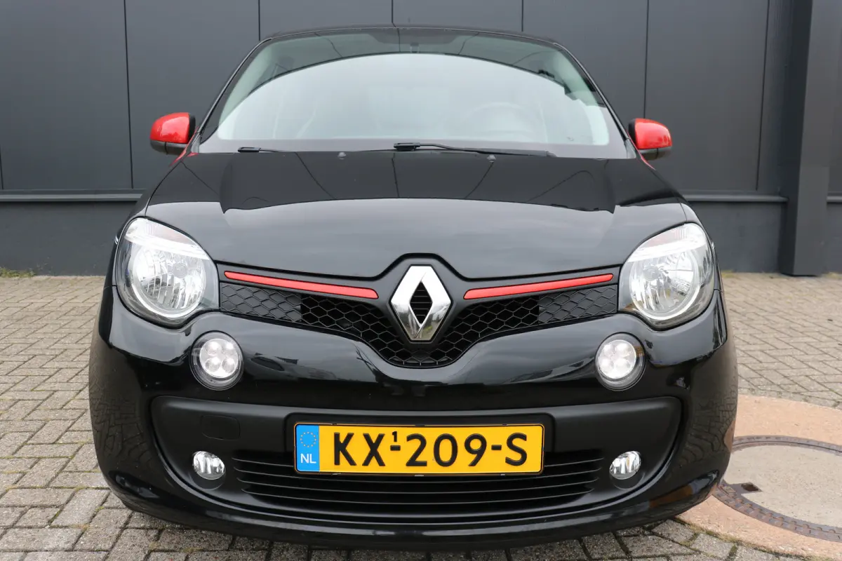 Dynamique | Navi | Camera | Cruise control | Verwarmde voorstoelen | All Season Banden | Airco |