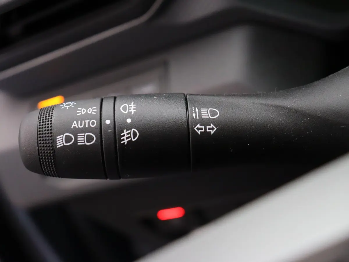 hybrid 155pk Journey | Stoel- en stuurwielverwarming | Voorruitverwarming | 360 graden camera |