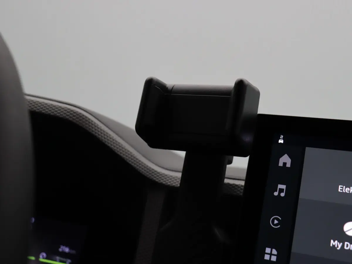 hybrid 155pk Journey | Stoel- en stuurwielverwarming | Voorruitverwarming | 360 graden camera |