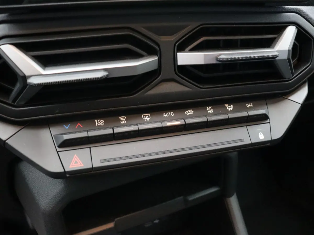 hybrid 155pk Journey | Stoel- en stuurwielverwarming | Voorruitverwarming | 360 graden camera |