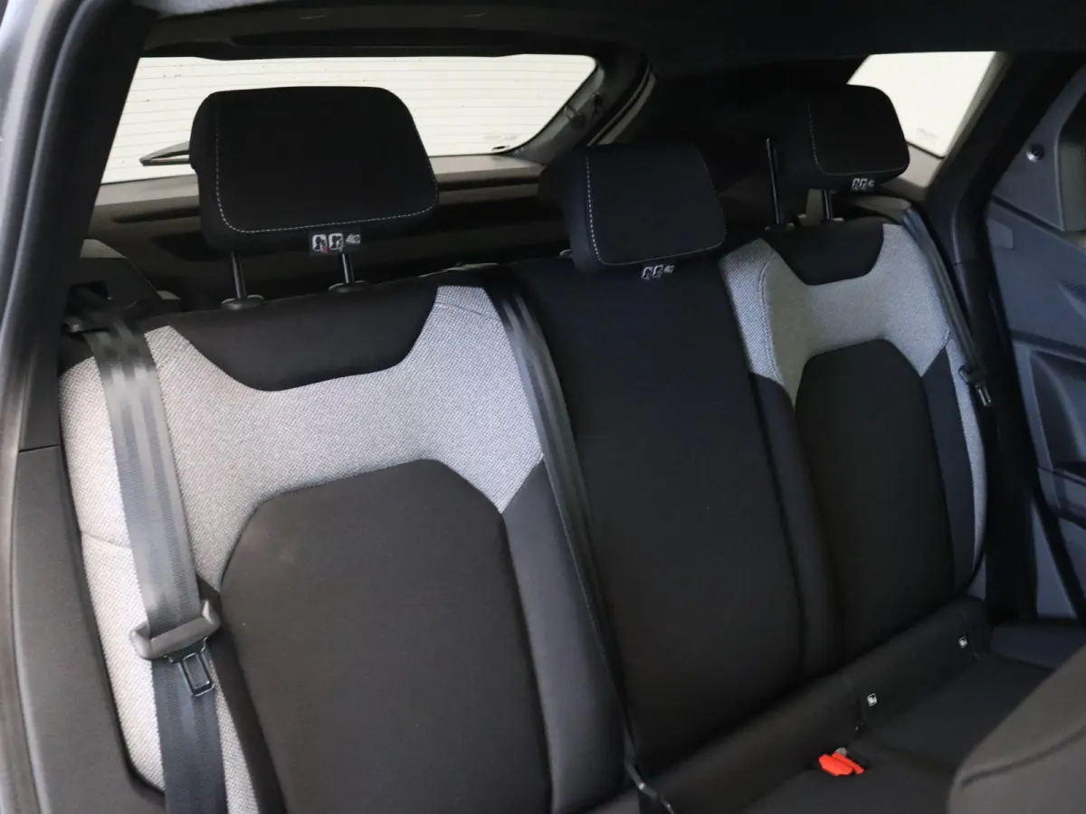 hybrid 155pk Journey | Stoel- en stuurwielverwarming | Voorruitverwarming | 360 graden camera |
