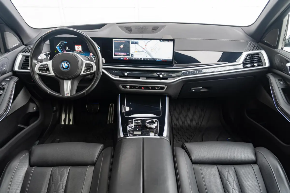 xDrive50e | SoH 100% | M Sportpakket Pro | Innovation Pack | Comfort Access | Soft-Close | Sky Lounge | Stoelventilatie | Massagefunctie | Harman Kardon | Trekhaak