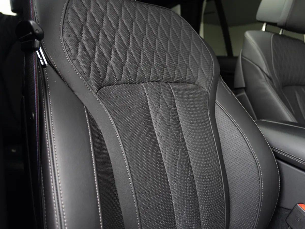 xDrive50e | SoH 100% | M Sportpakket Pro | Innovation Pack | Comfort Access | Soft-Close | Sky Lounge | Stoelventilatie | Massagefunctie | Harman Kardon | Trekhaak