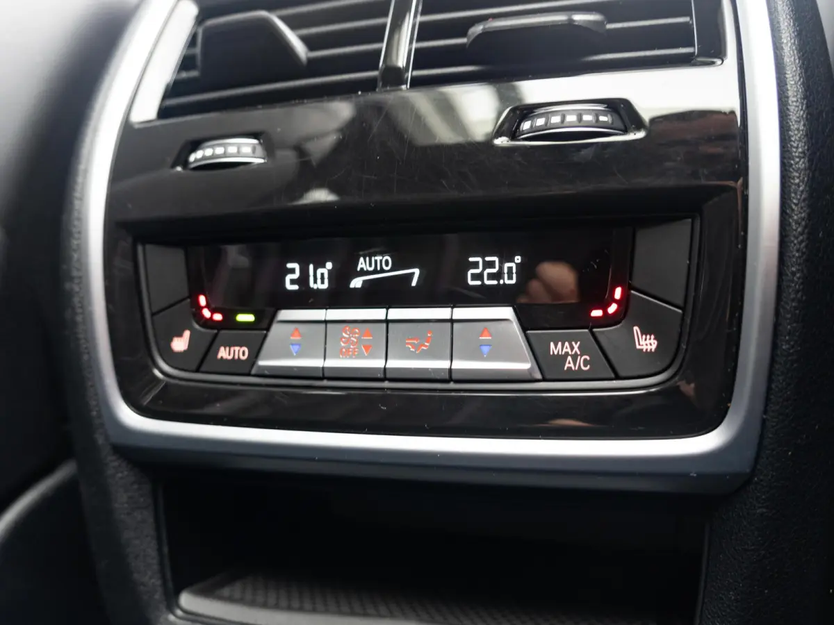 xDrive50e | SoH 100% | M Sportpakket Pro | Innovation Pack | Comfort Access | Soft-Close | Sky Lounge | Stoelventilatie | Massagefunctie | Harman Kardon | Trekhaak
